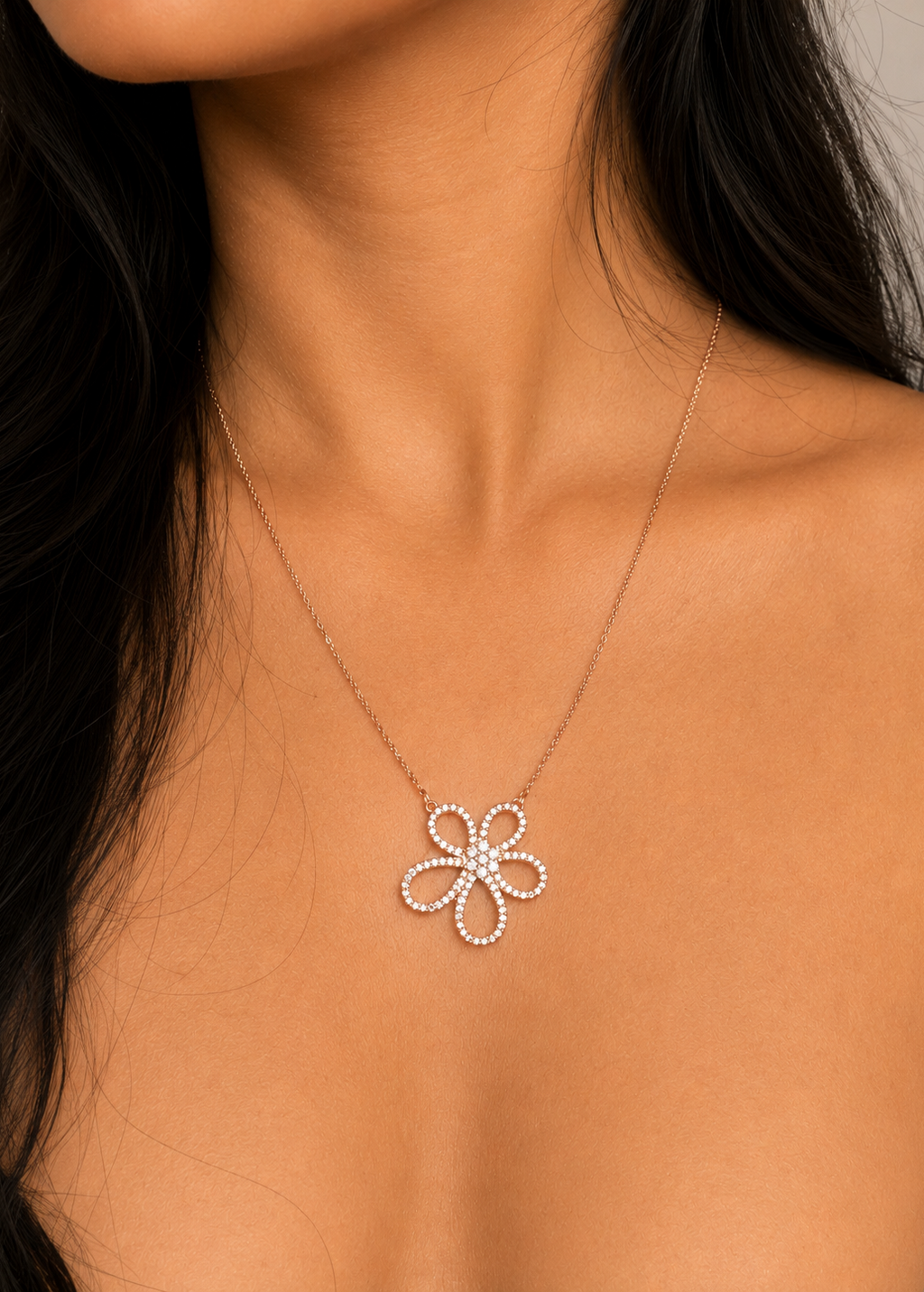 Solenne Flower Necklace