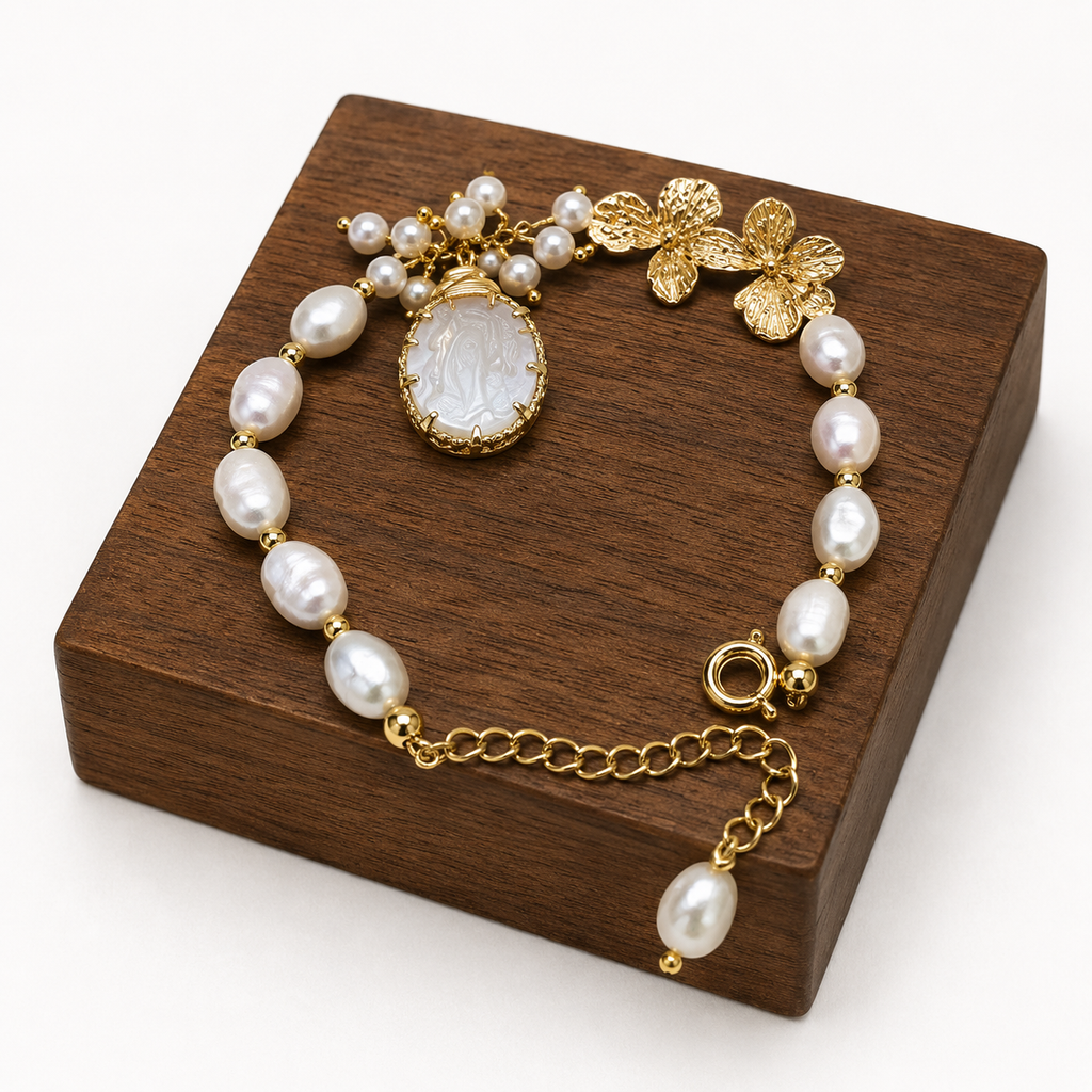 Vintage Pearl Cameo Bracelet