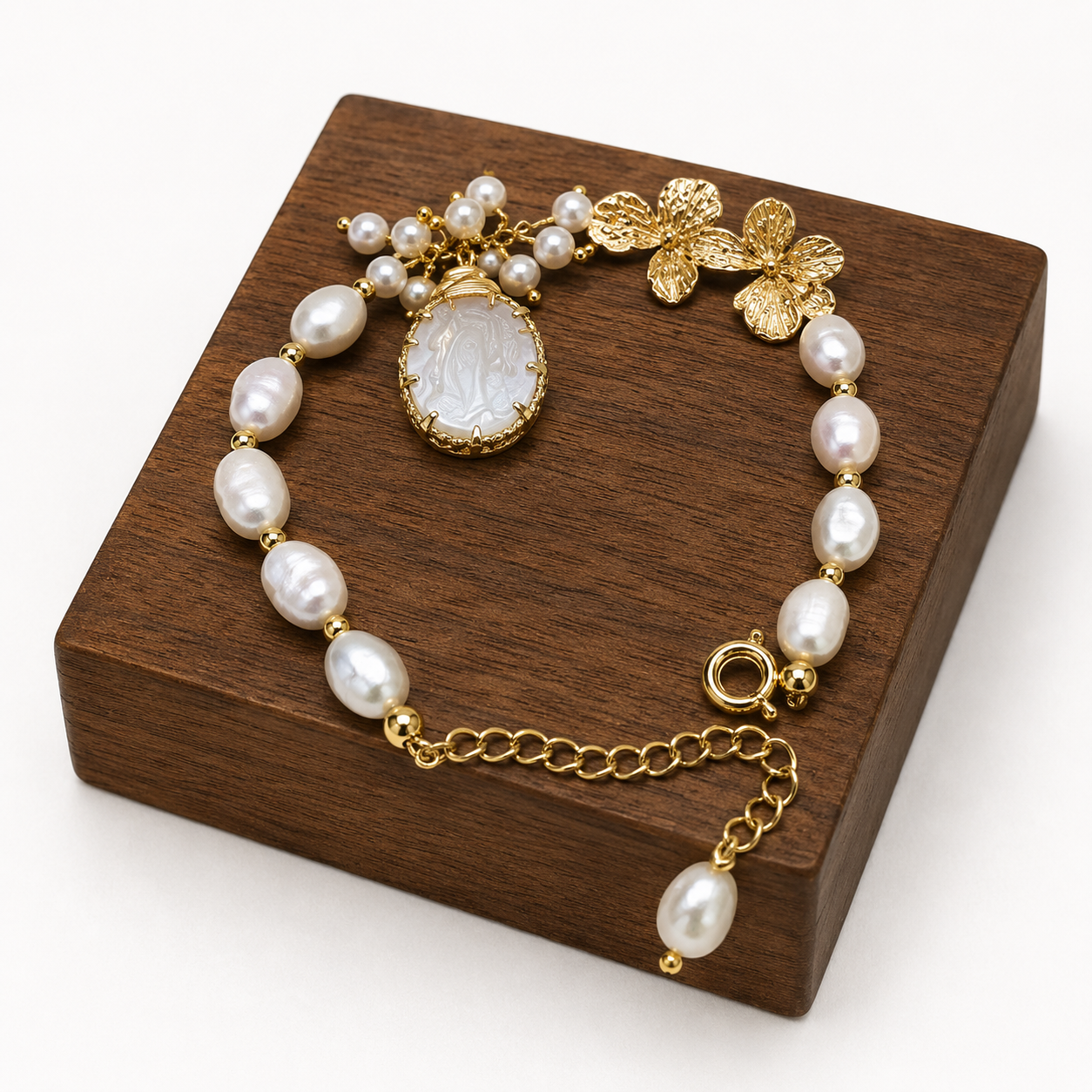 Vintage Pearl Cameo Bracelet
